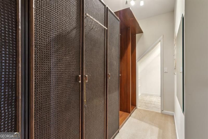 Lakefield Manor - Residential