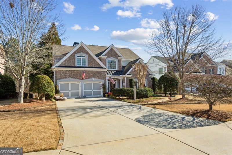 Lakefield Manor - Residential