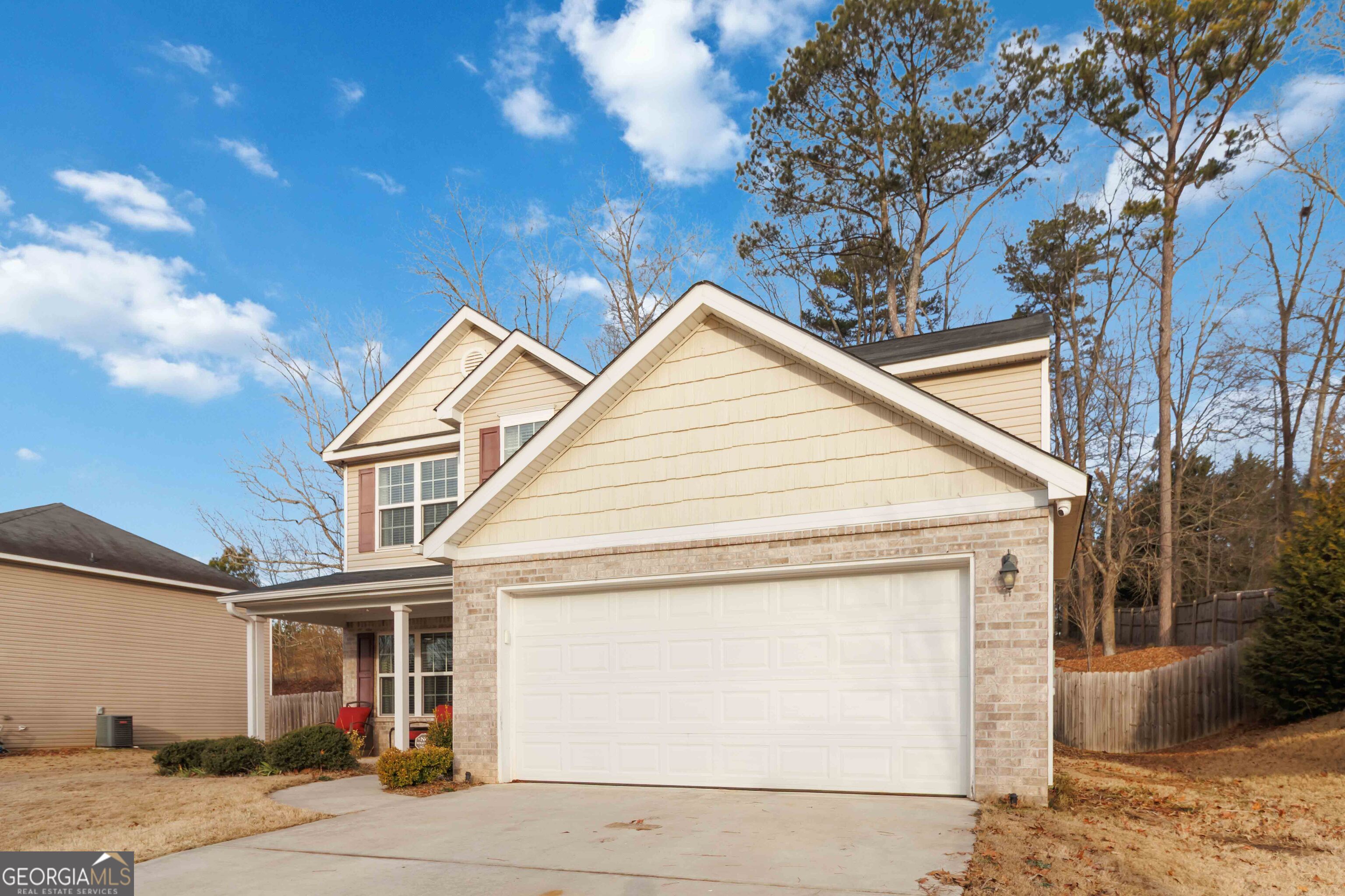 1562 Pointe South CIR