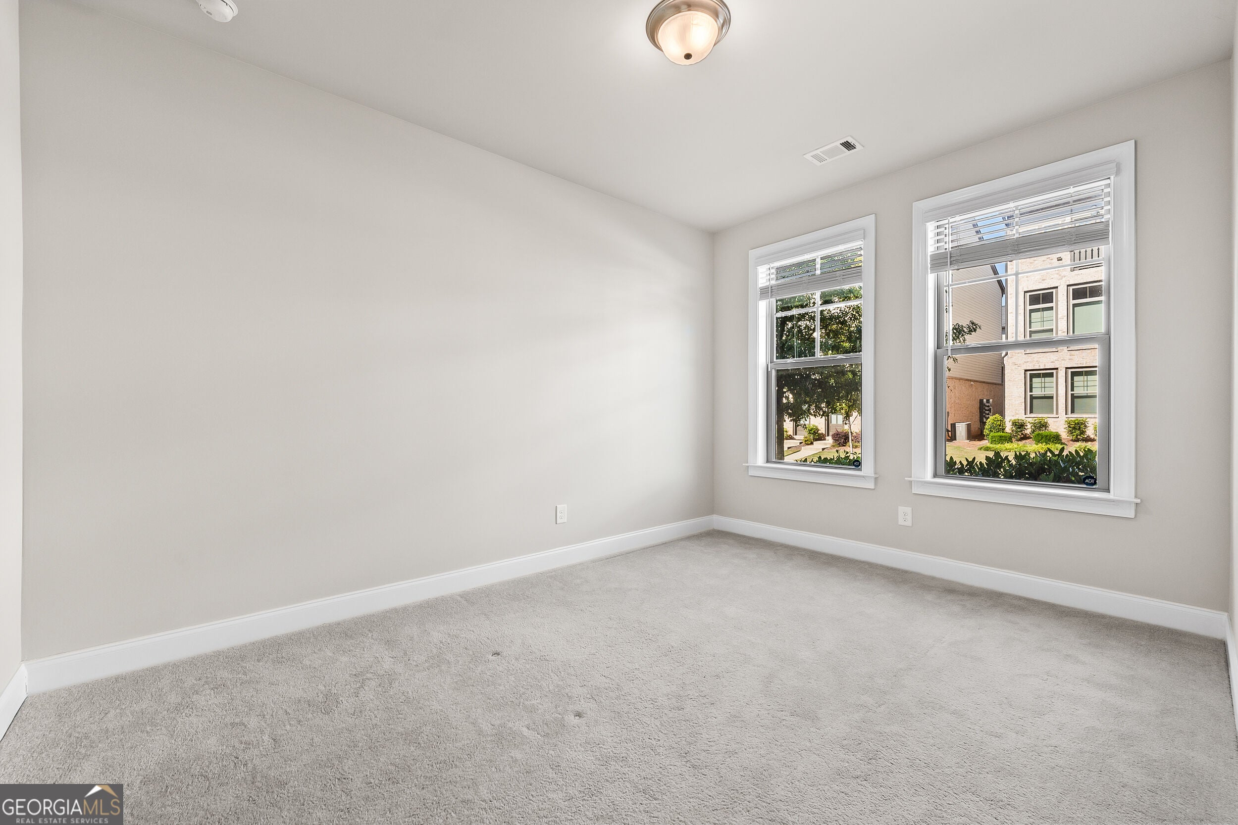 2423 Figaro DR