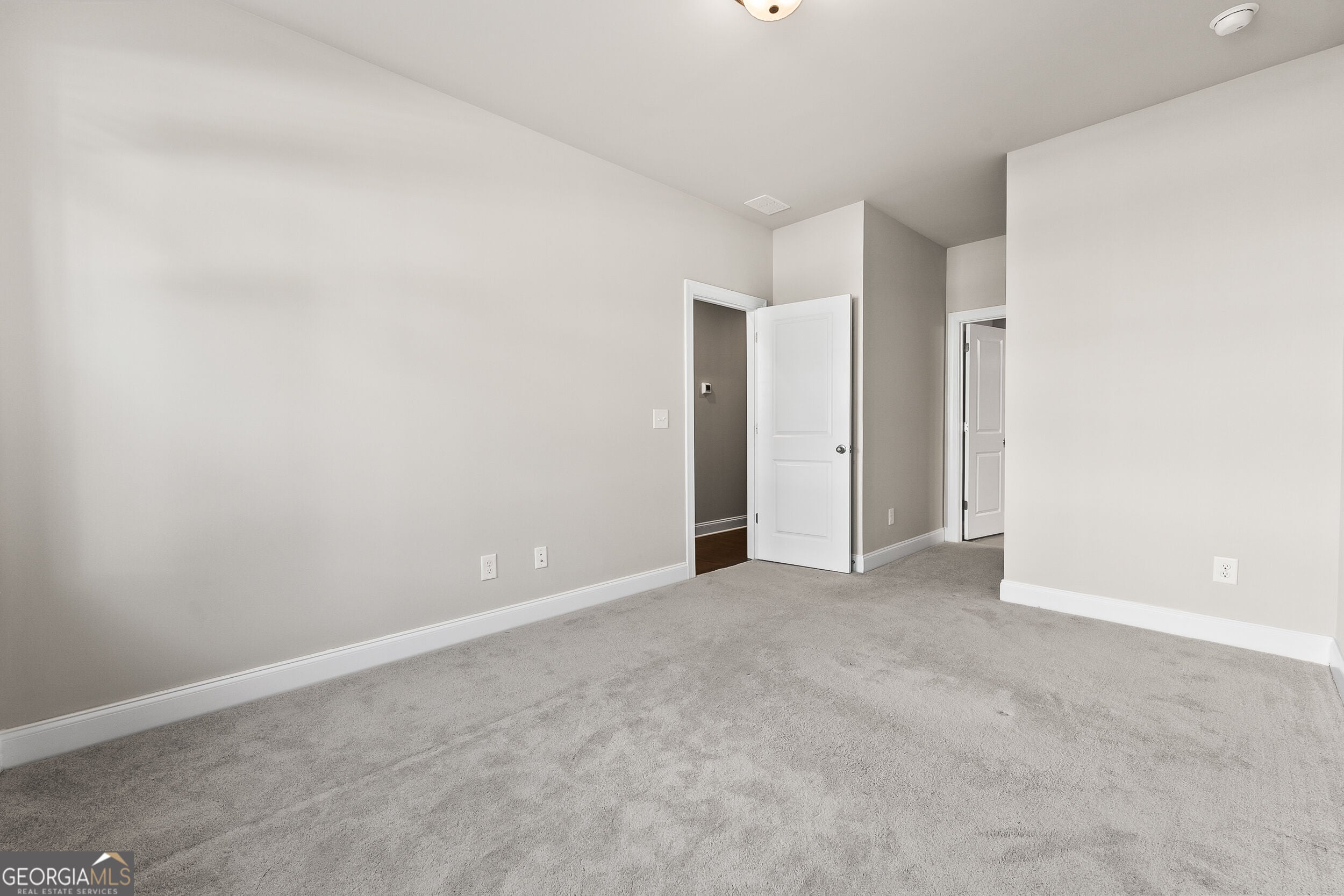 2423 Figaro DR