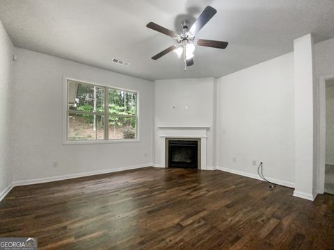 Single Family Residence in Dallas GA 206 Silverwood Drive 3.jpg