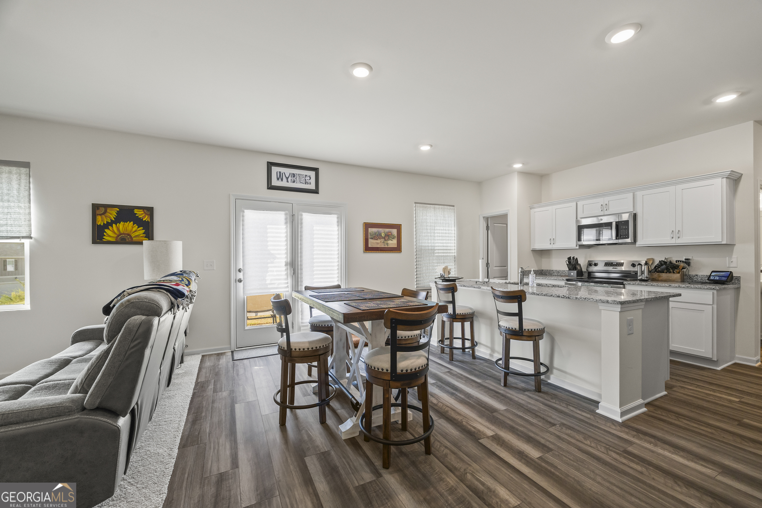 16 Casteel CIR