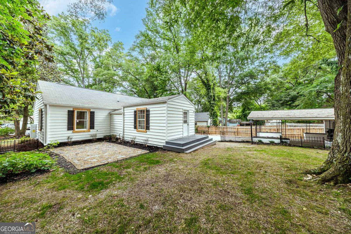 476 Freyer DR NE