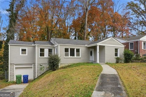 Photo of 2025 Venetian Drive SW, Atlanta, GA 30311 (MLS # 10705648)