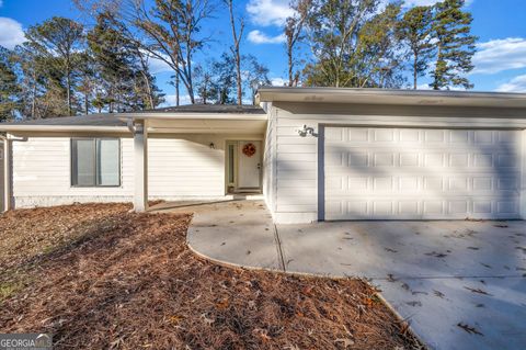 Photo of 8413 Glenwoods Terrace, Riverdale, GA 30274 (MLS # 10657477)
