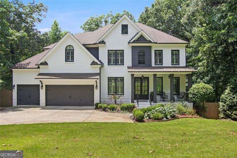 Photo of 525 FOREST HILLS Drive, Atlanta, GA 30342 (MLS # 10673973)