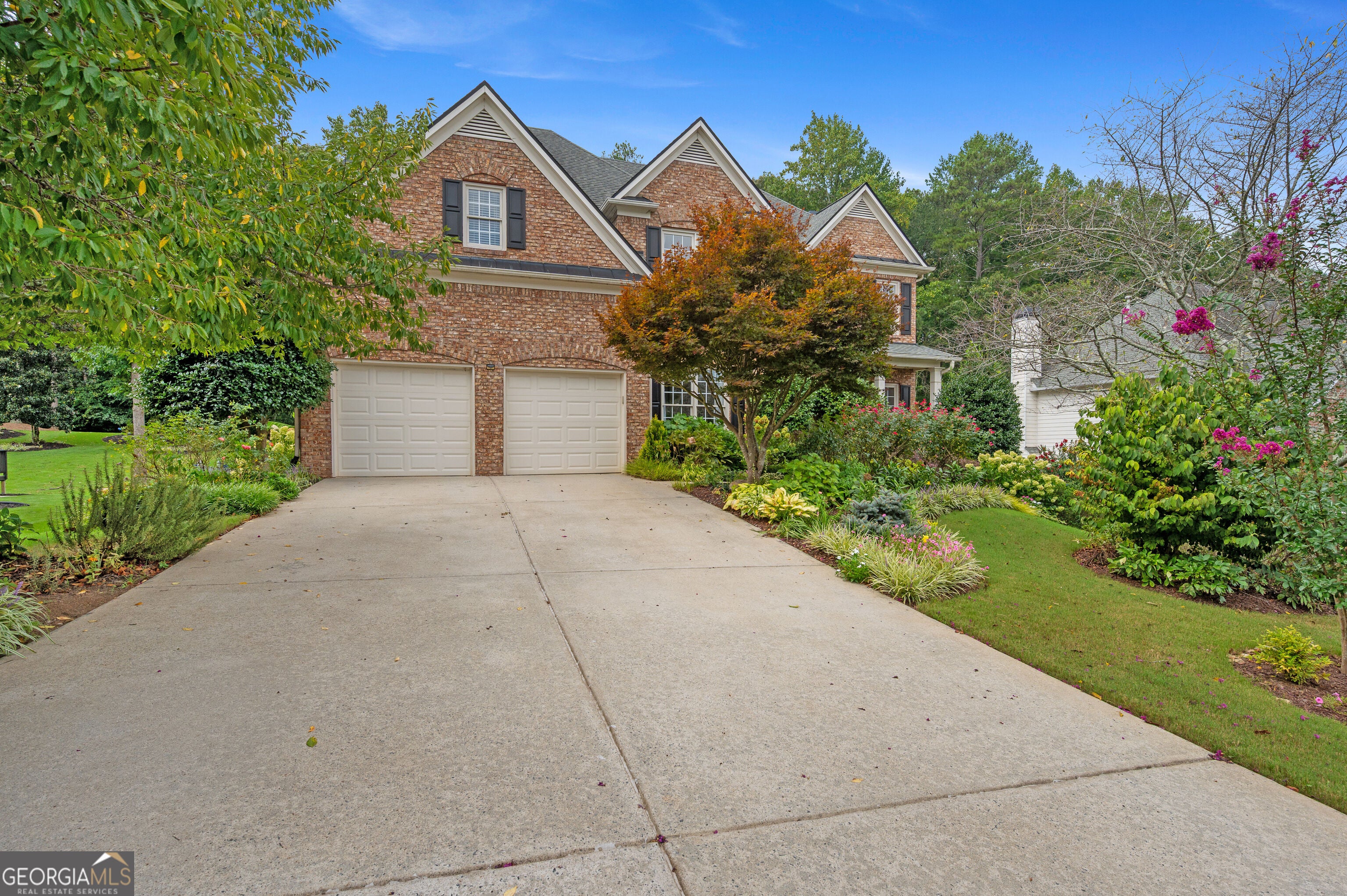 562 Vinings Springs DR SE