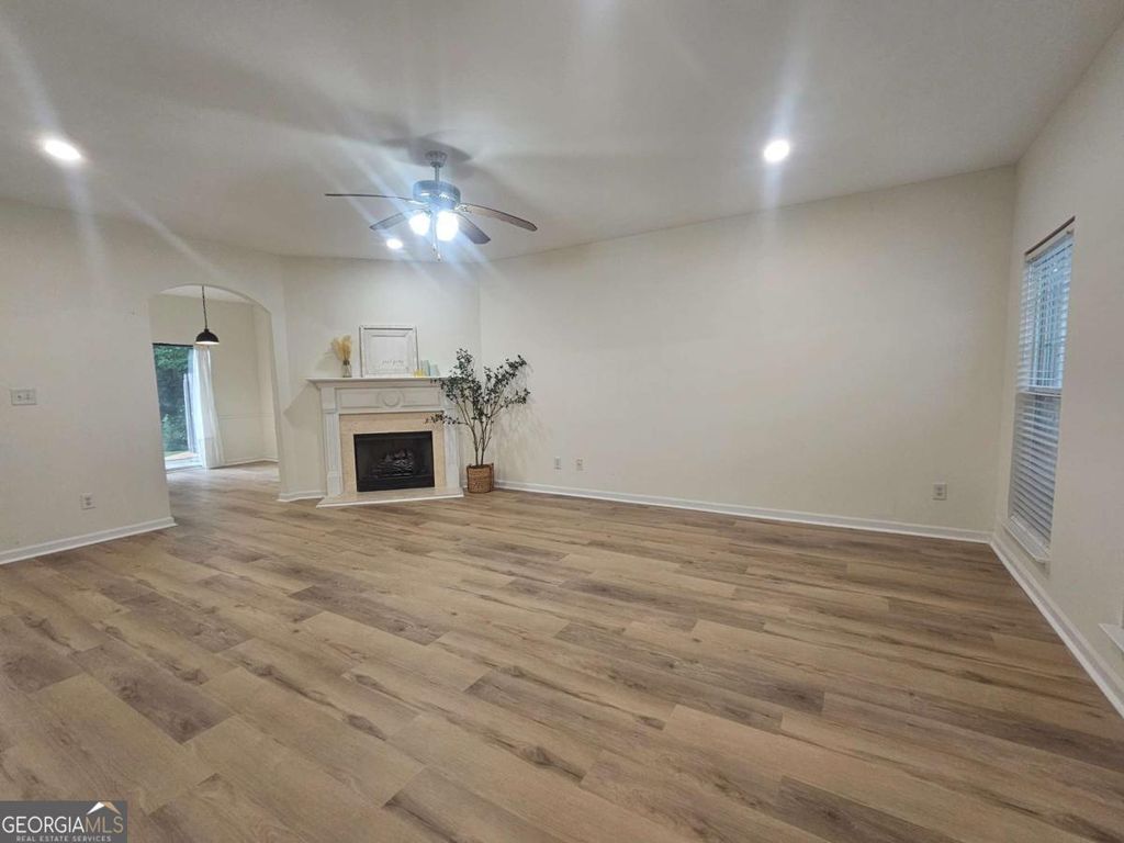 Photo of 619 Kenridge Way, Suwanee, GA 30024 (MLS # 10772134)