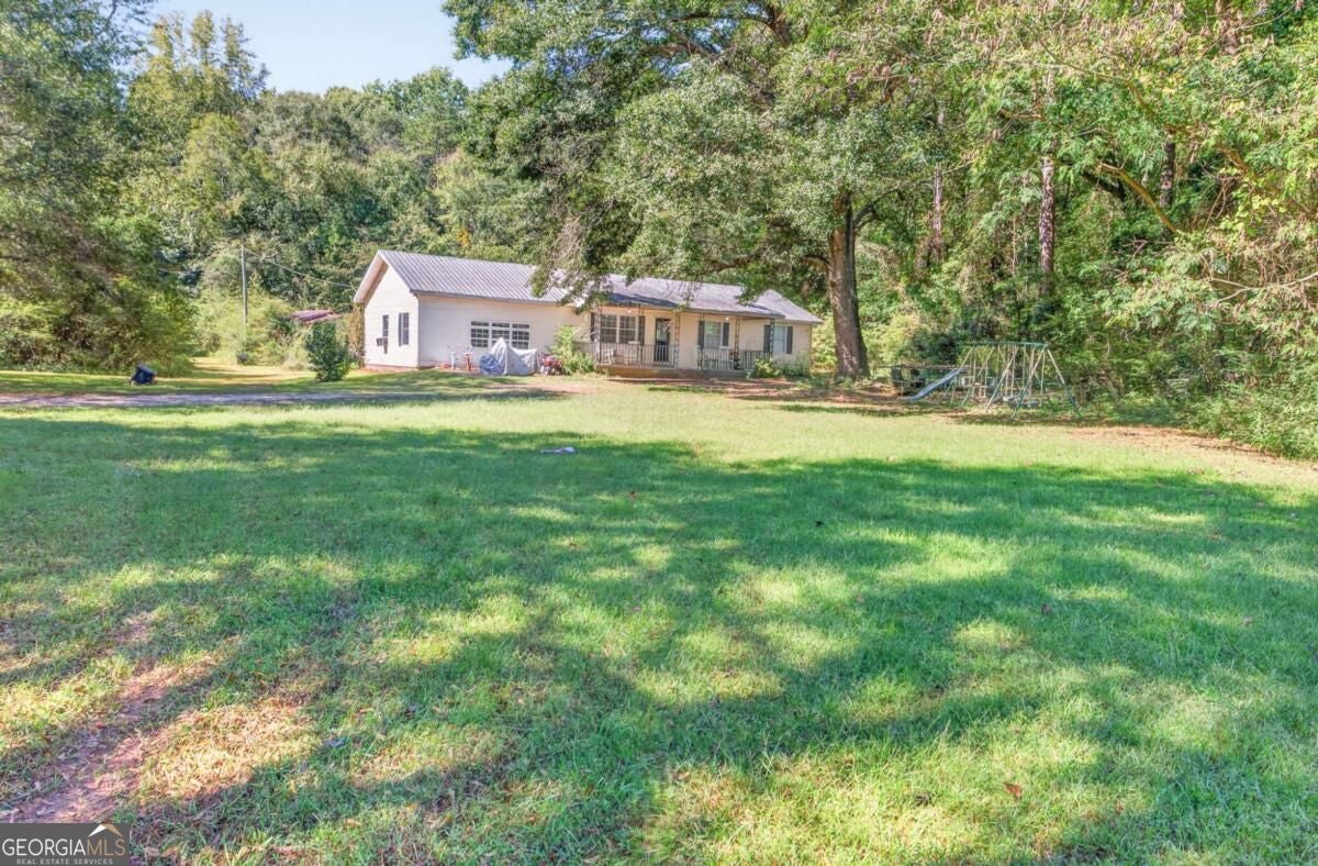 330 W Ridgeway RD