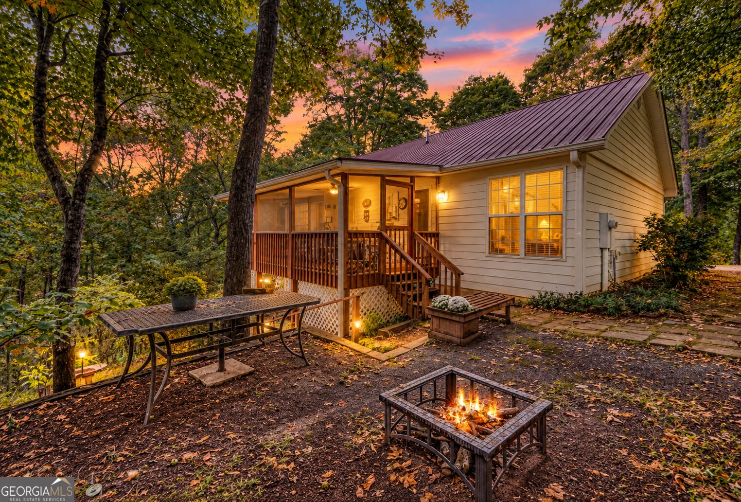 2532 Hunter RD