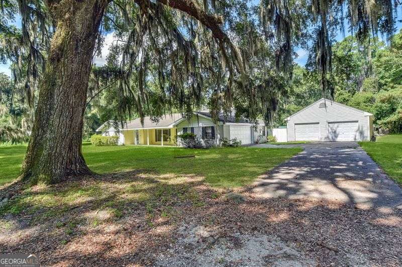 133 Glover (includes 137 & 141 Glover Dr) DR