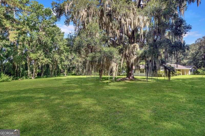 133 Glover (includes 137 & 141 Glover Dr) DR
