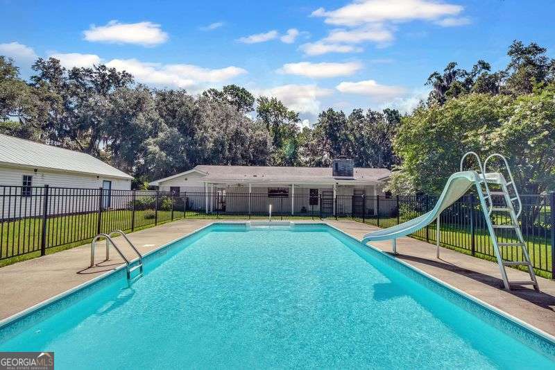 133 Glover (includes 137 & 141 Glover Dr) DR
