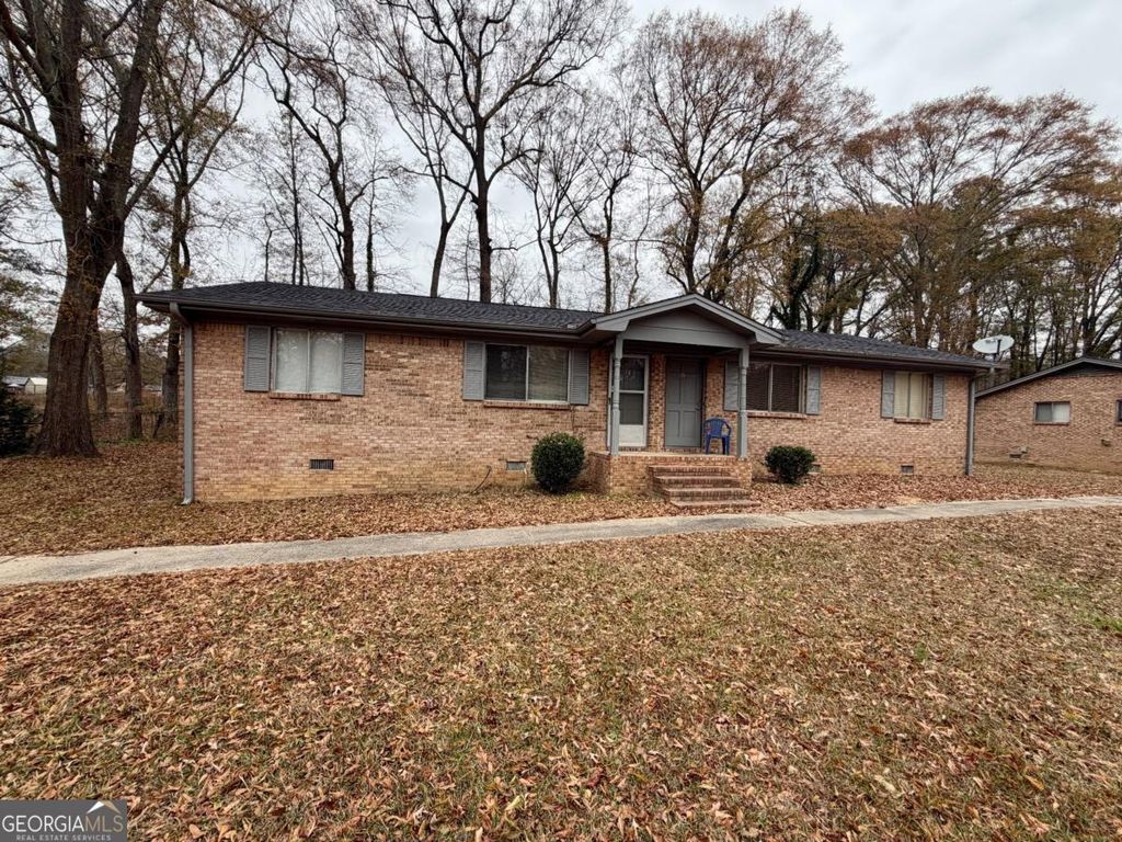 Photo of 816 Jesters Lake Drive, Jonesboro, GA 30236 (MLS # 10761583)