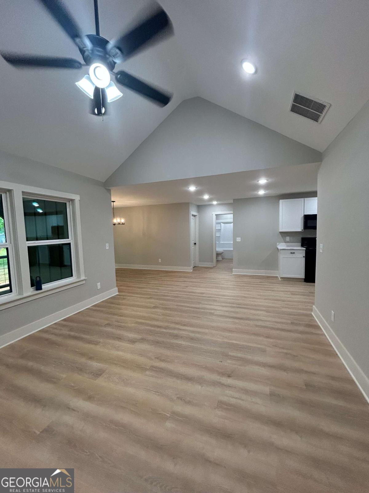 114 Liberty LN