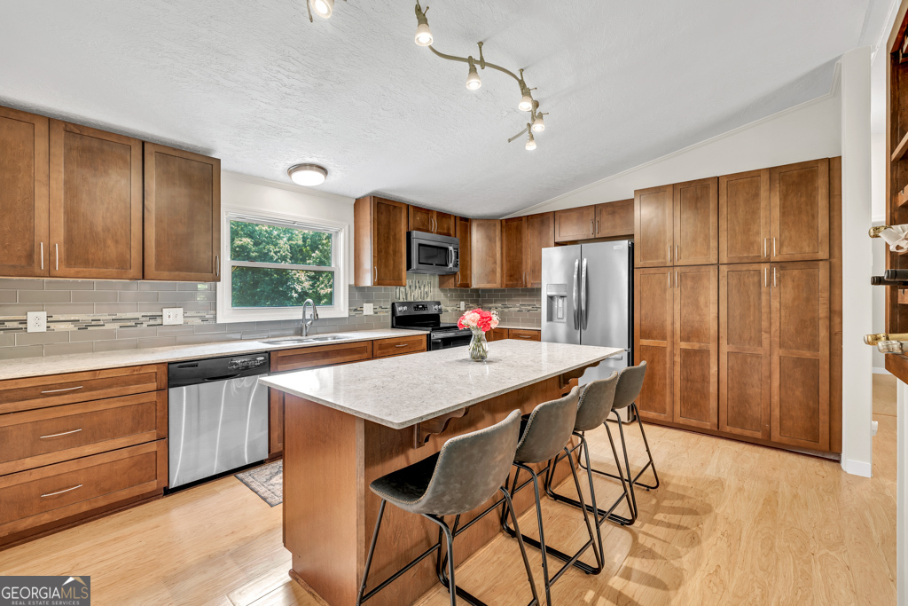 219 Forest Lake RD