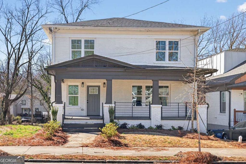 Photo of 1046 Mayson Turner Road NW, Atlanta, GA 30314 (MLS # 10694589)