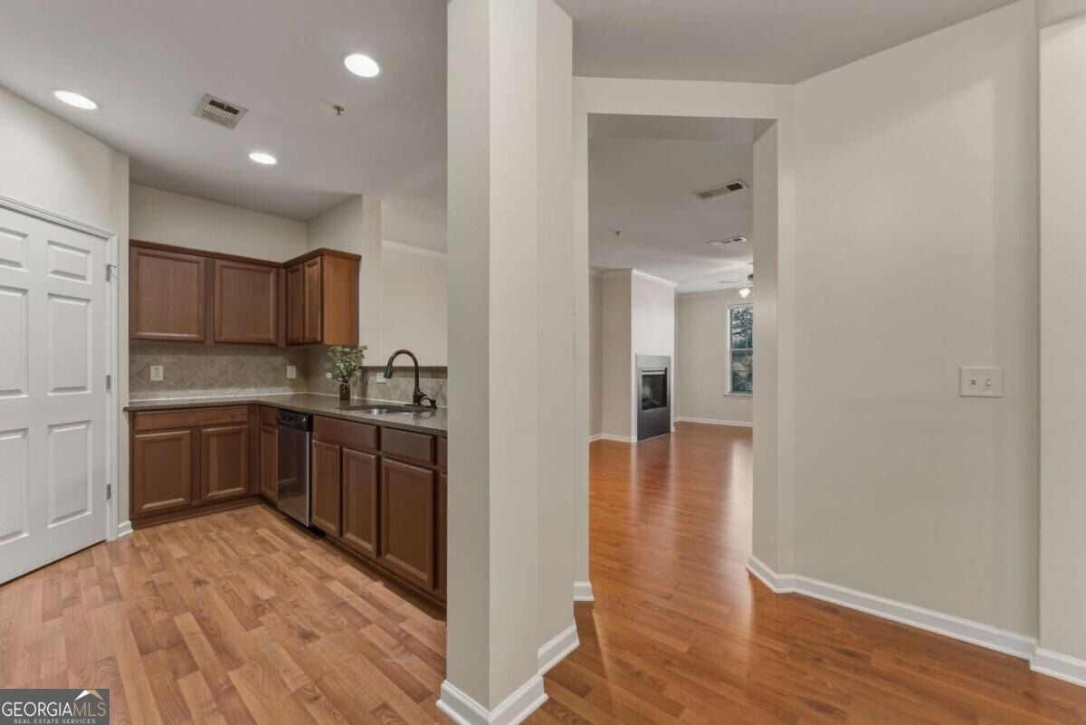 4805 W Village WAY SE 3204