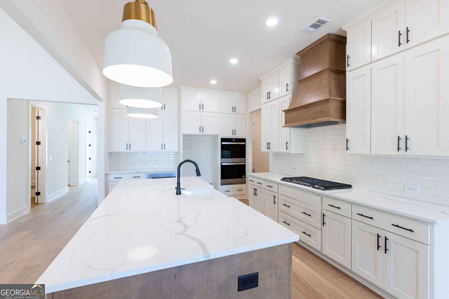 Gainesville, Georgia 30506, United States, 5 Bedrooms Bedrooms, ,5 BathroomsBathrooms,Residential,Active,239328