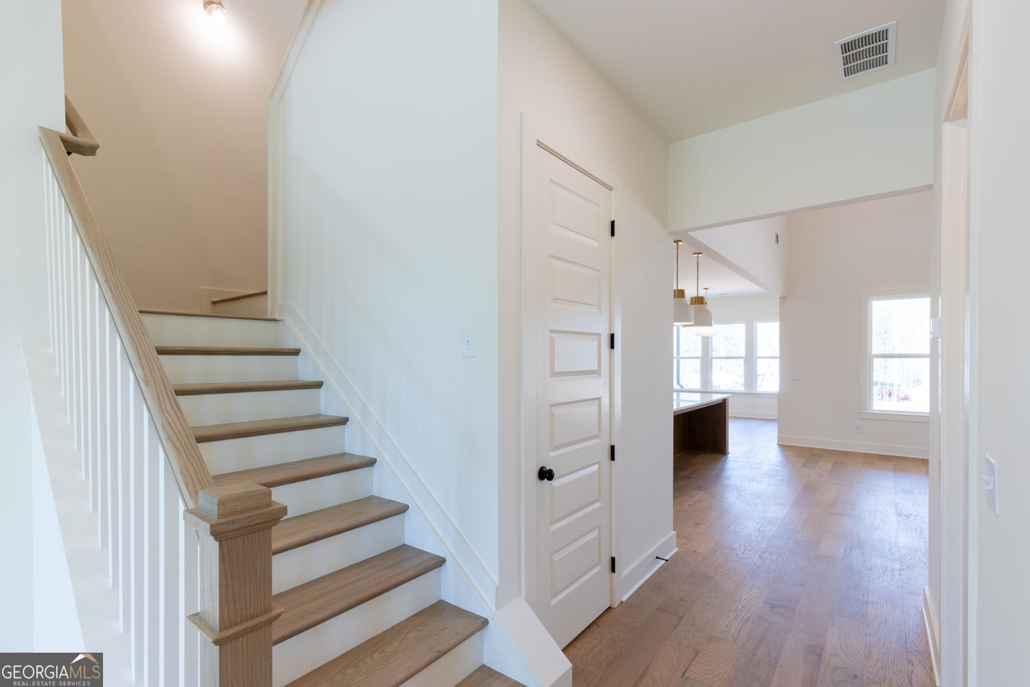 Gainesville, Georgia 30506, United States, 5 Bedrooms Bedrooms, ,5 BathroomsBathrooms,Residential,Active,239328