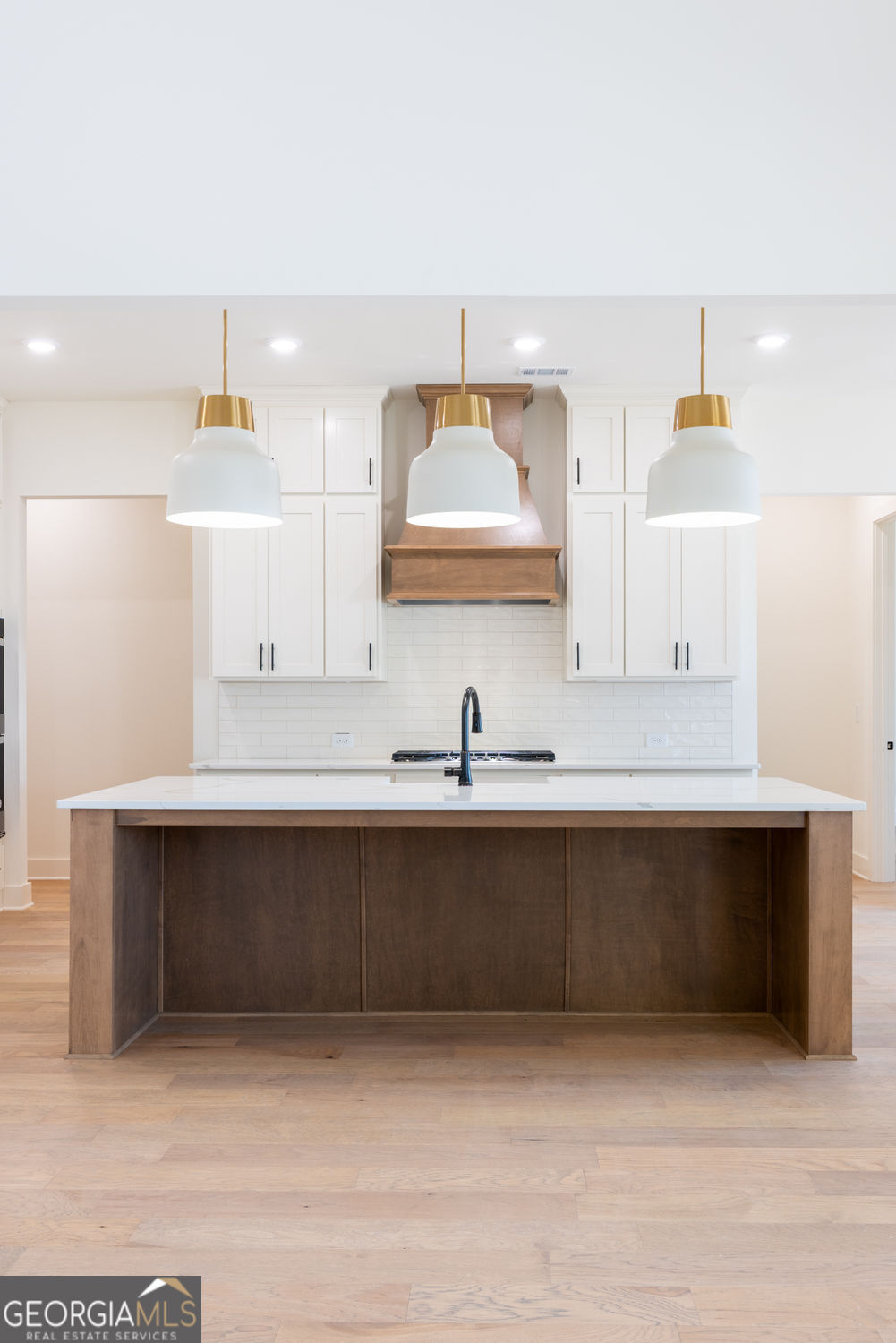 Gainesville, Georgia 30506, United States, 5 Bedrooms Bedrooms, ,5 BathroomsBathrooms,Residential,Active,239328