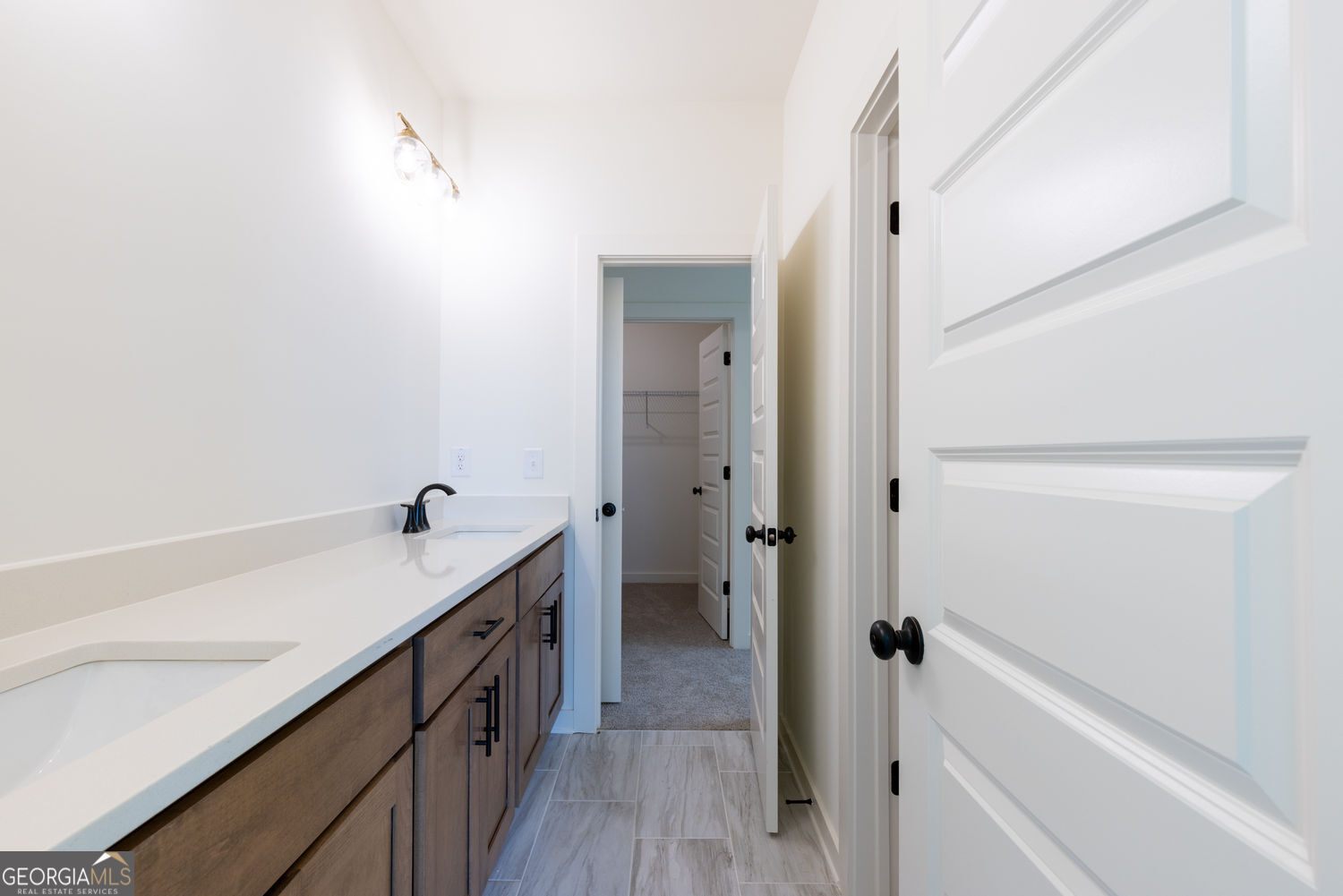 Gainesville, Georgia 30506, United States, 5 Bedrooms Bedrooms, ,5 BathroomsBathrooms,Residential,Active,239328