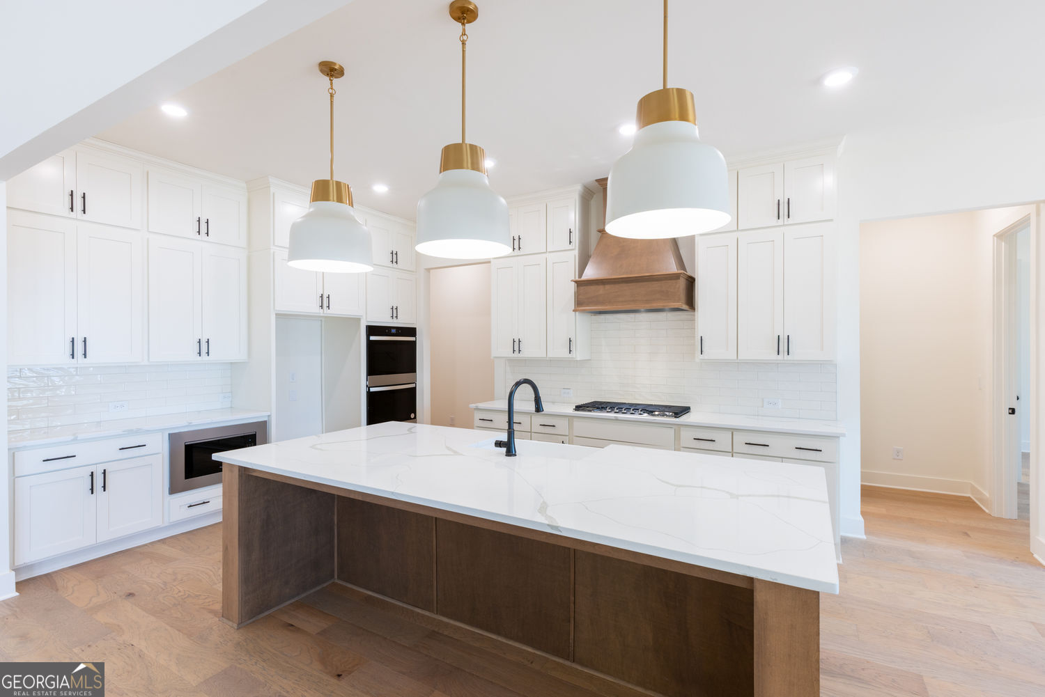 Gainesville, Georgia 30506, United States, 5 Bedrooms Bedrooms, ,5 BathroomsBathrooms,Residential,Active,239328