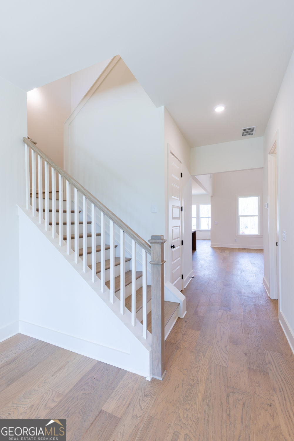 Gainesville, Georgia 30506, United States, 5 Bedrooms Bedrooms, ,5 BathroomsBathrooms,Residential,Active,239328