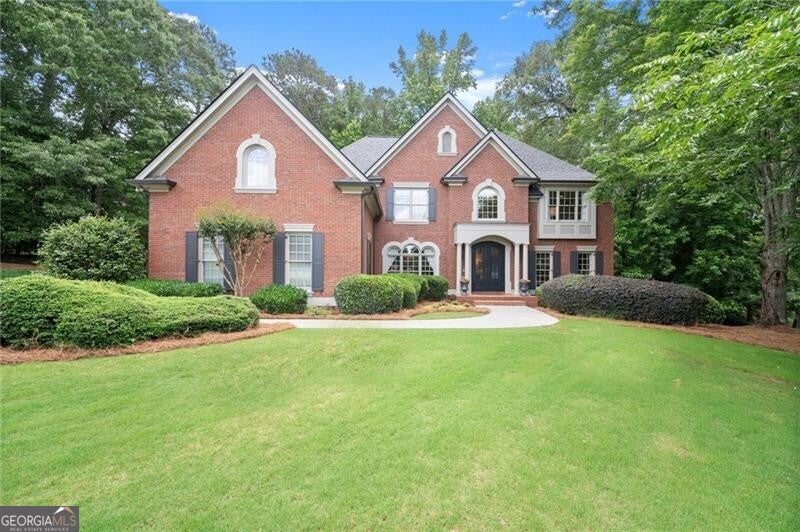701 Hallbrook CT