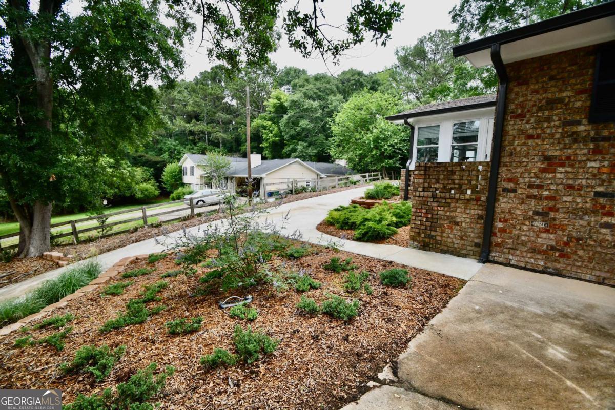 280 Valleybrook DR