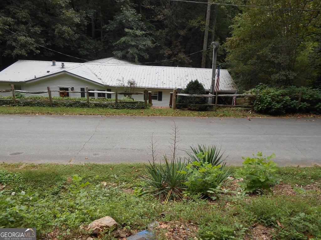 Photo of 840 JOE DAVIS Rd, Tiger, GA 30576 (MLS # 10858126)