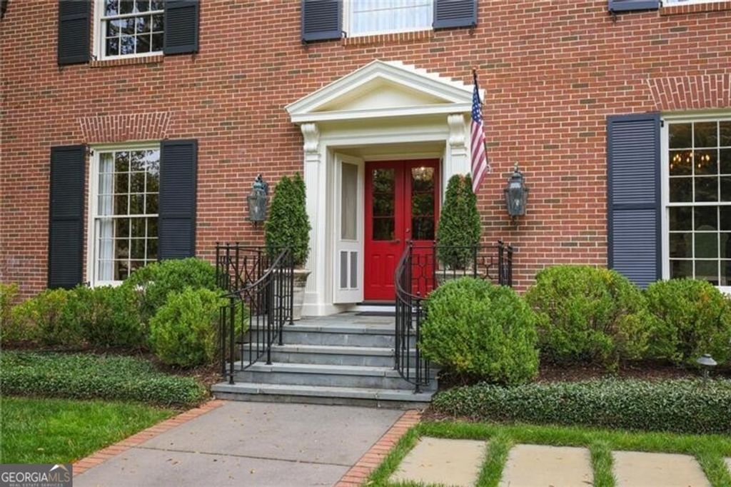 Photo of 288 Peachtree Battle Avenue NW, Atlanta, GA 30305 (MLS # 10706250)