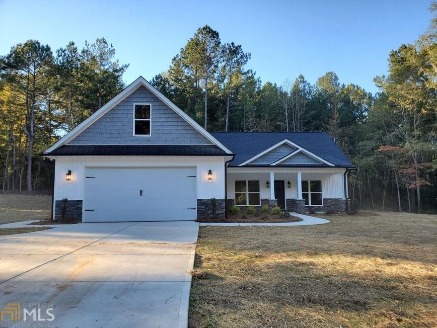 Ranch home on a 1.5 acre lot.  Large open living space, with high vaulted ceilings.  Kitchen has stainless steel appliances and granite countertops - your choice of cabinet colors.  Master suite has walk in closet, large shower and double vanity.  The back has a covered back patio perfect for entertaining.  Buyer can choose siding and paint colors.