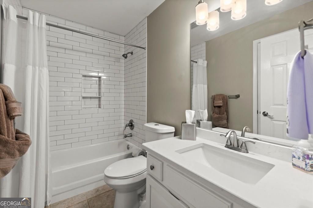 Milton, Georgia 30004, United States, 5 Bedrooms Bedrooms, ,5 BathroomsBathrooms,Residential,Pending,107989