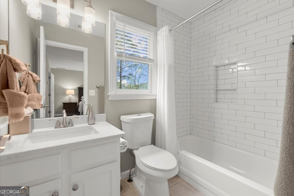 Milton, Georgia 30004, United States, 5 Bedrooms Bedrooms, ,5 BathroomsBathrooms,Residential,Pending,107989