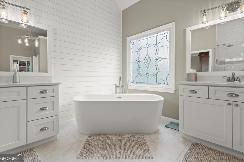 Milton, Georgia 30004, United States, 5 Bedrooms Bedrooms, ,5 BathroomsBathrooms,Residential,Pending,107989