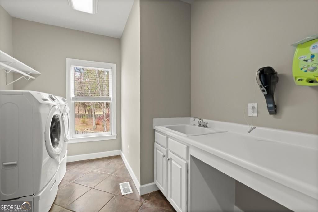 Milton, Georgia 30004, United States, 5 Bedrooms Bedrooms, ,5 BathroomsBathrooms,Residential,Pending,107989