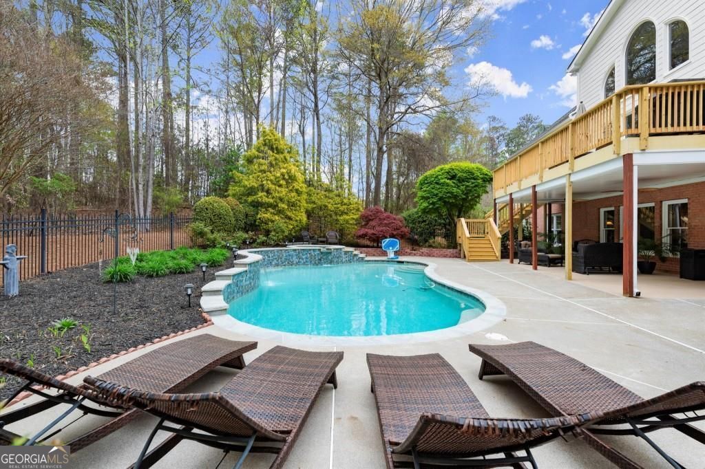 Milton, Georgia 30004, United States, 5 Bedrooms Bedrooms, ,5 BathroomsBathrooms,Residential,Pending,107989