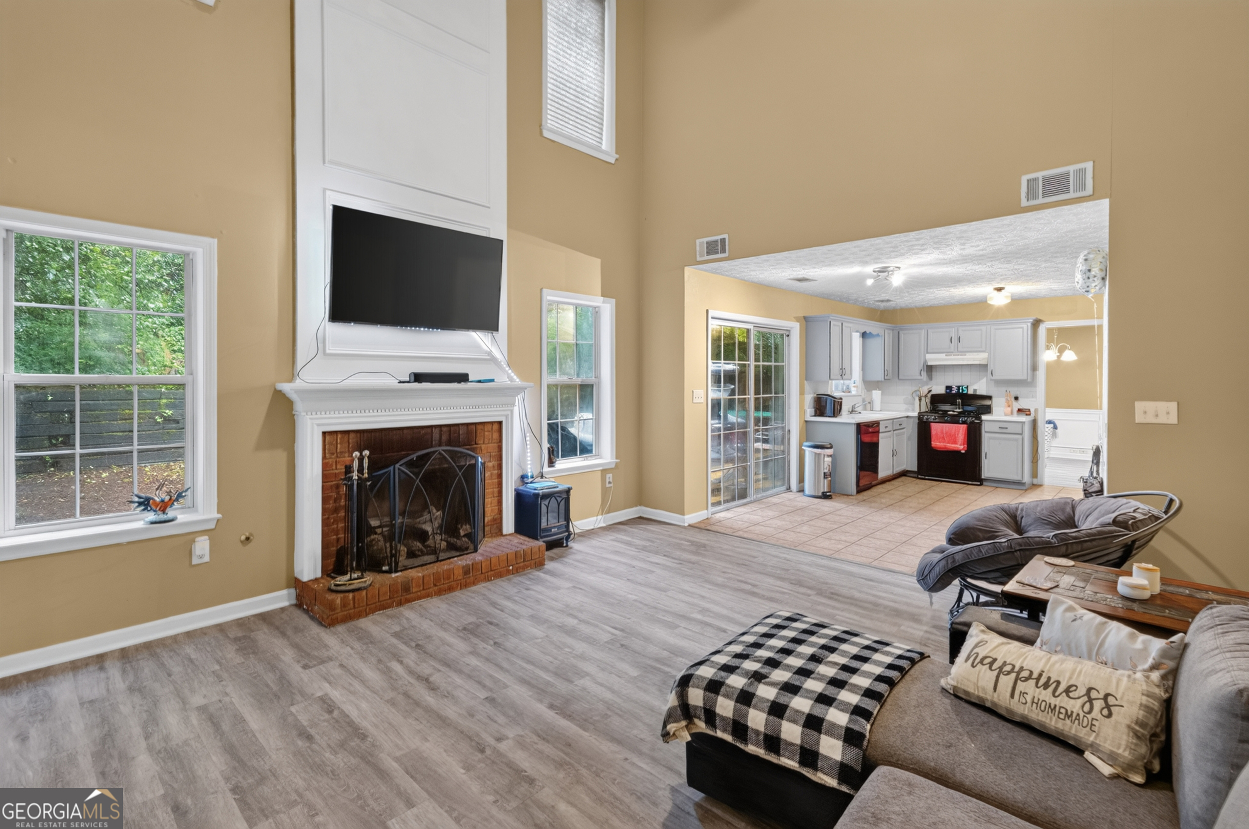 855 Underhill CT