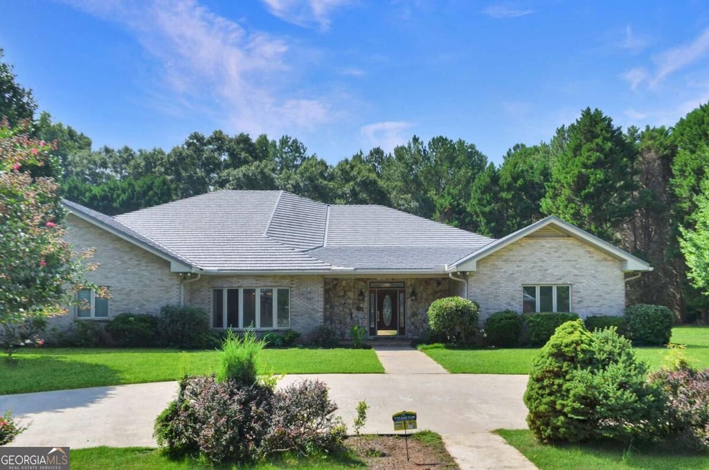 Photo of 155 Highlands Forest Lane, Oxford, GA 30054 (MLS # 10839346)