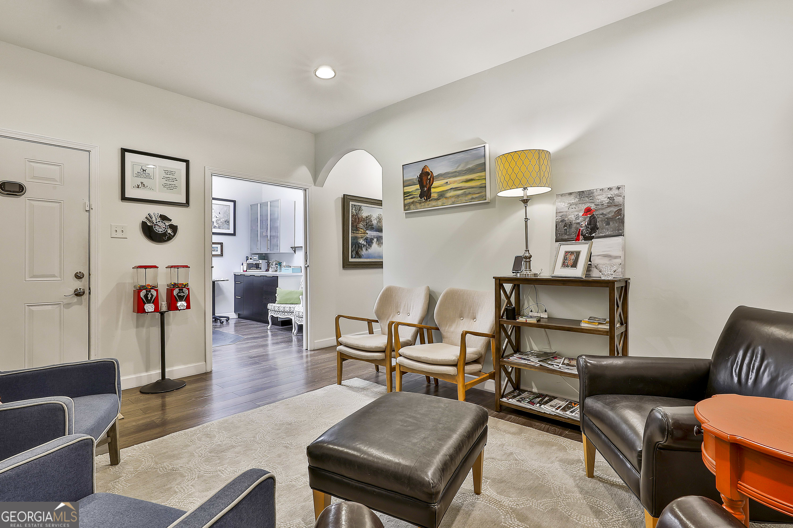 500 W Lanier AVE 201