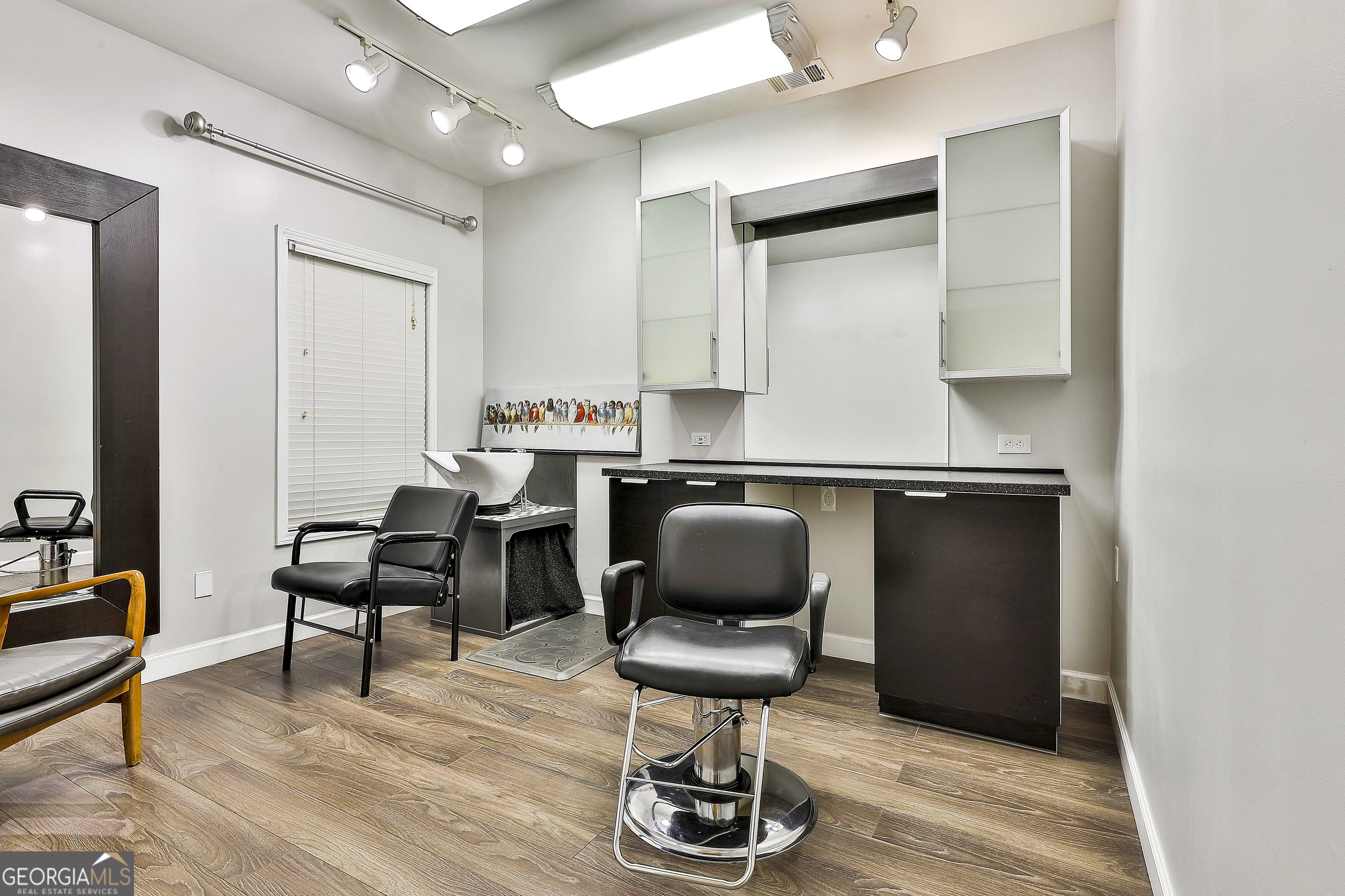 500 W Lanier AVE 201