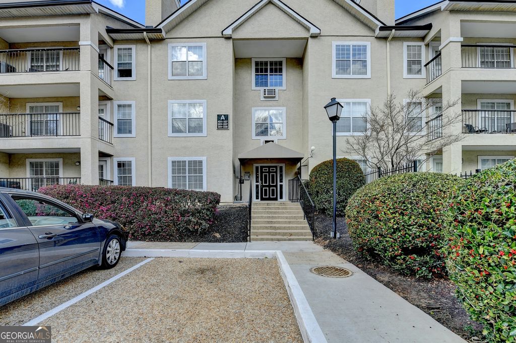 Photo of 3655 Habersham Road NE #APT 311, Atlanta, GA 30305 (MLS # 10706411)