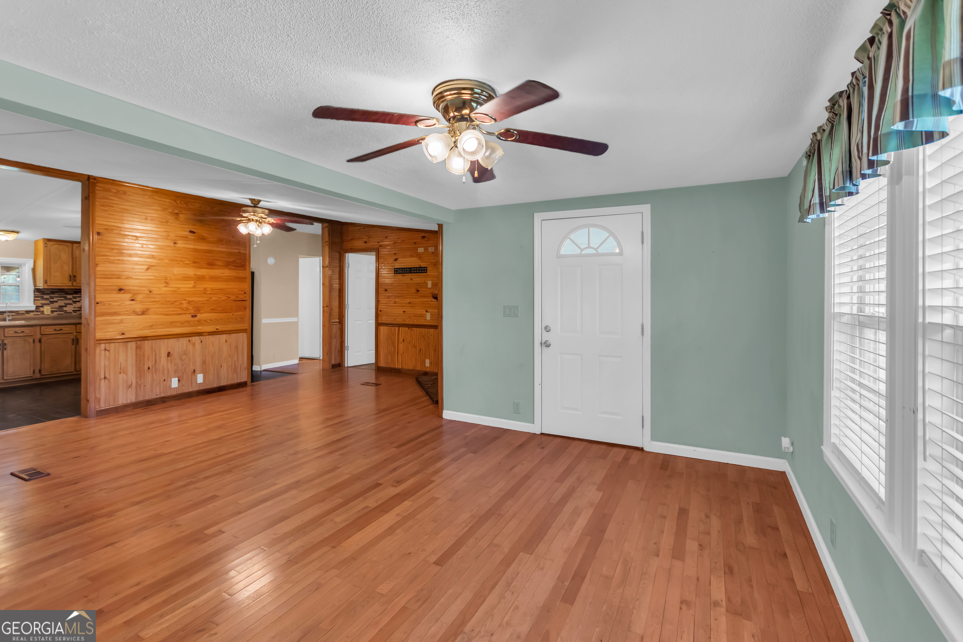 81 Abney DR