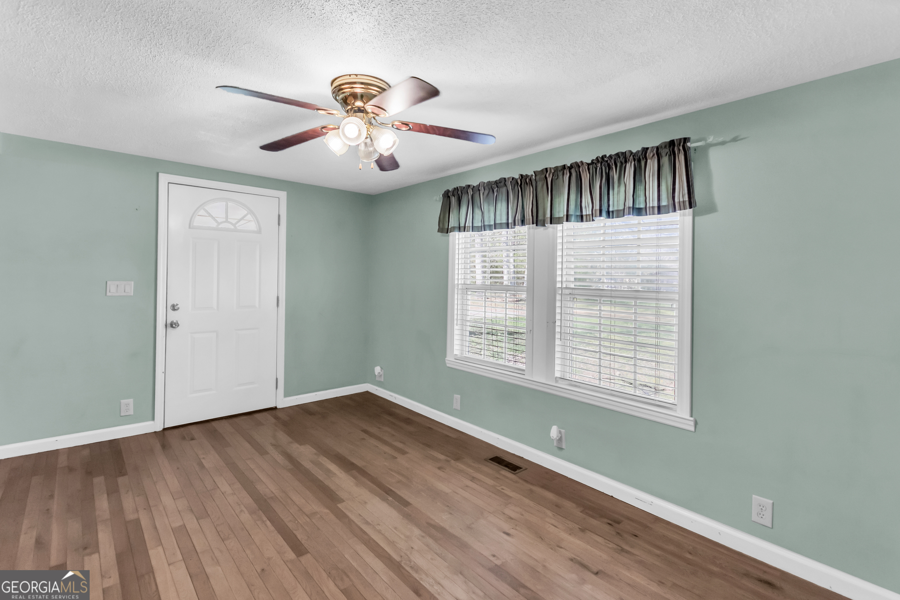 81 Abney DR
