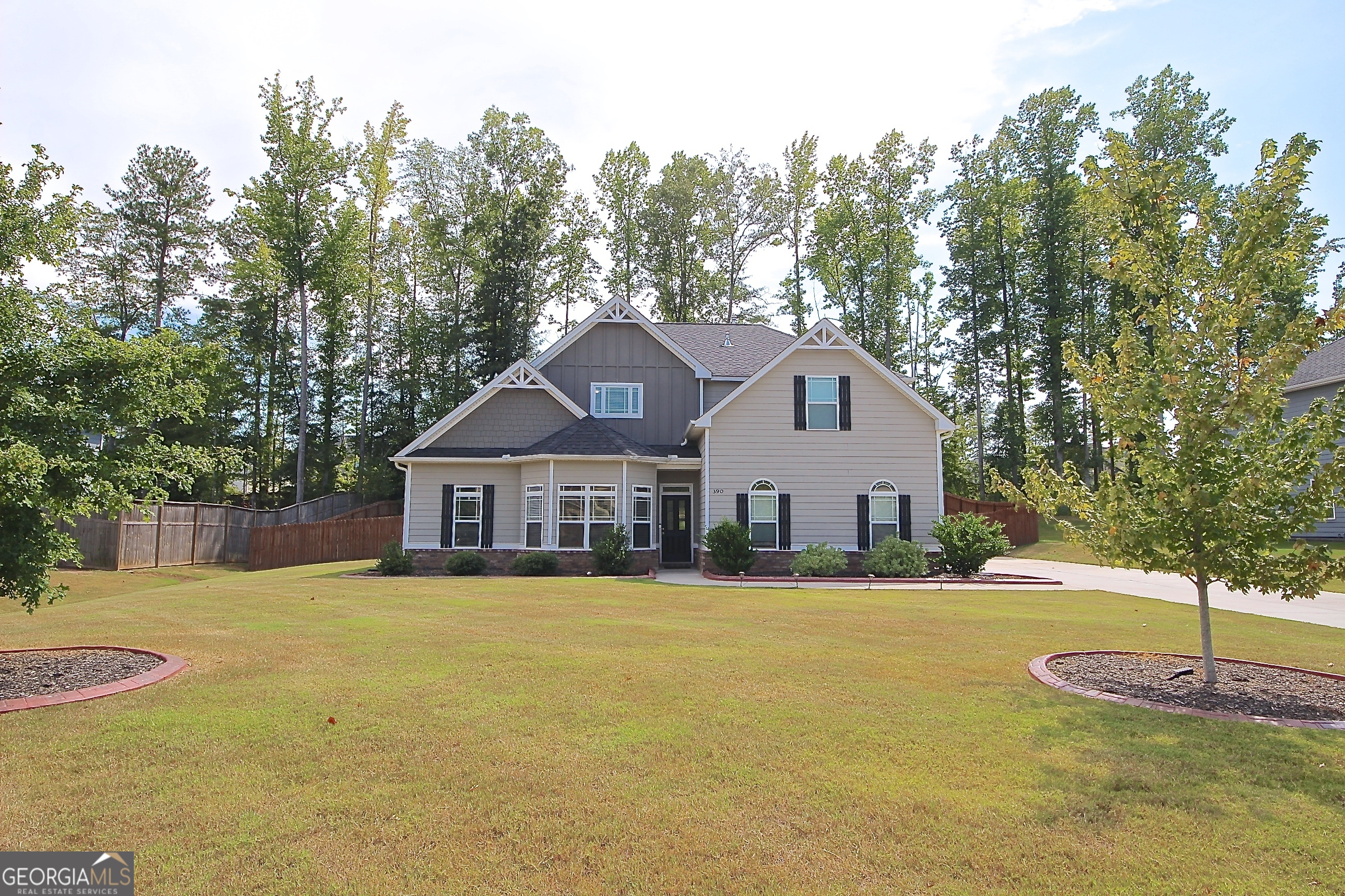 Senoia, Georgia 30276, United States, 4 Bedrooms Bedrooms, ,4 BathroomsBathrooms,Residential,Active,23605