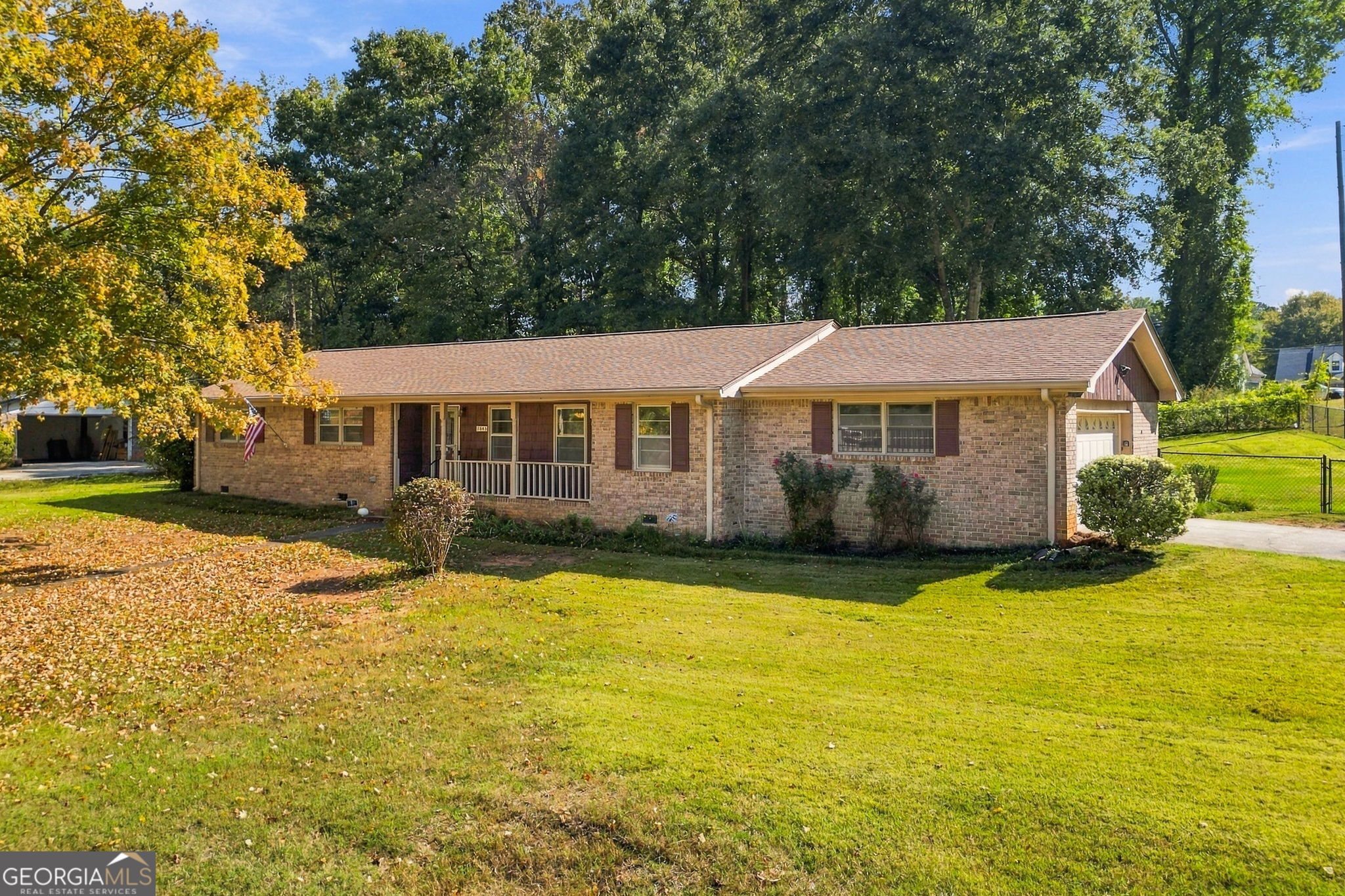 2545 Country Club DR