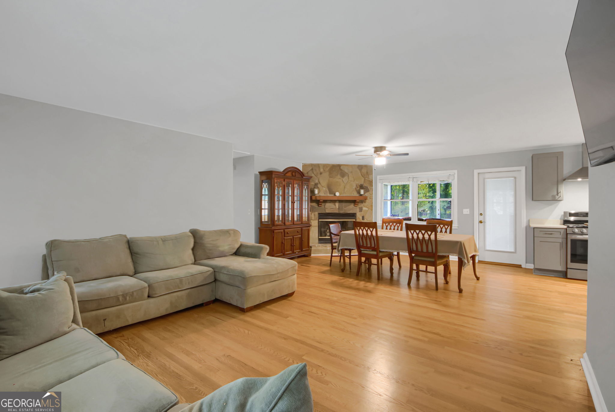 68 Christine DR