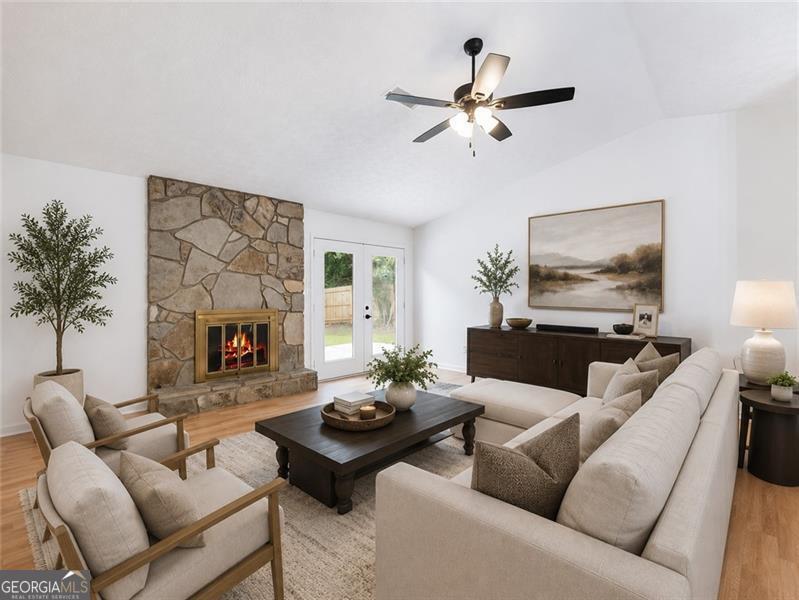 919 Country Oaks CT